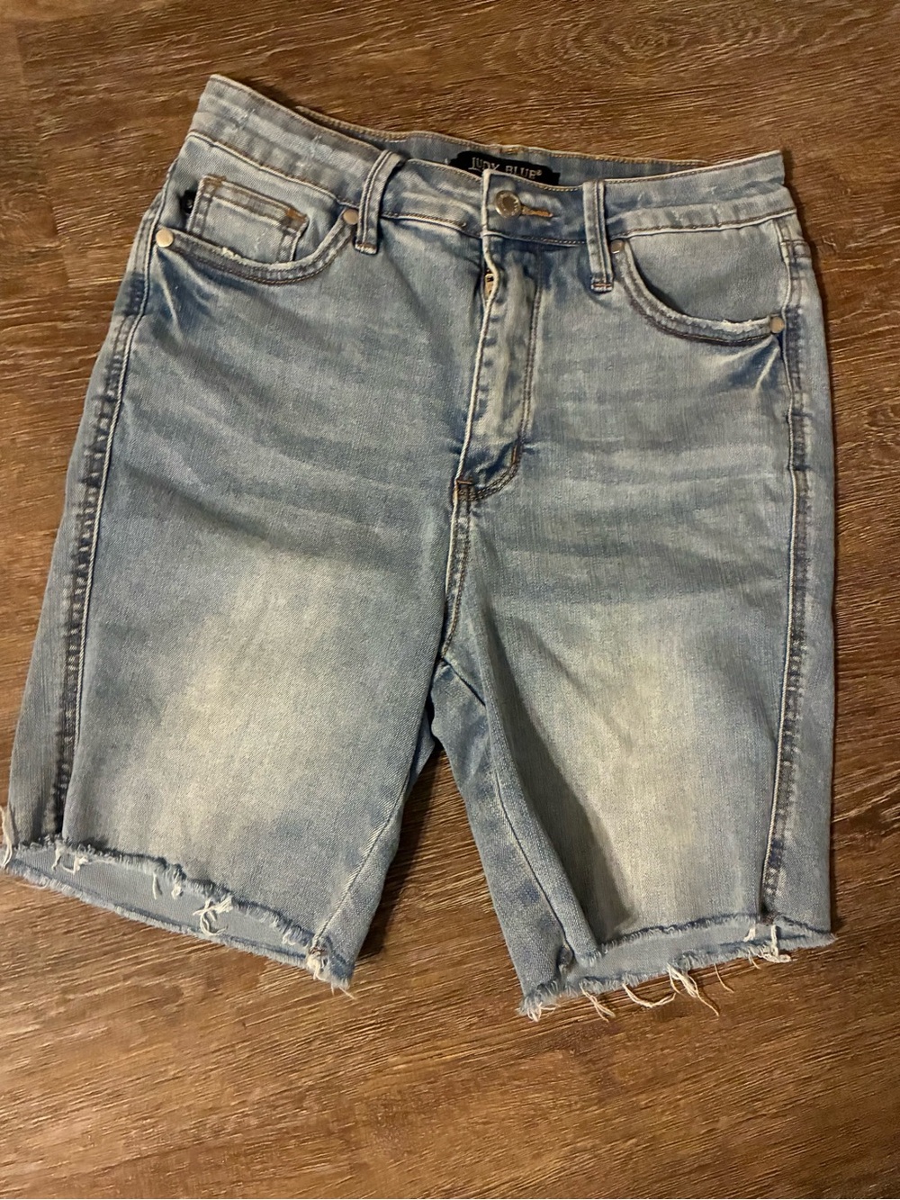 Judy Blue Women’s Bermuda Denim Shorts Size M Raw Hem Stretch